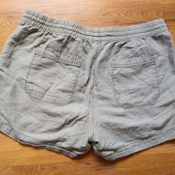 Short Kaki - Picture 2 of 4